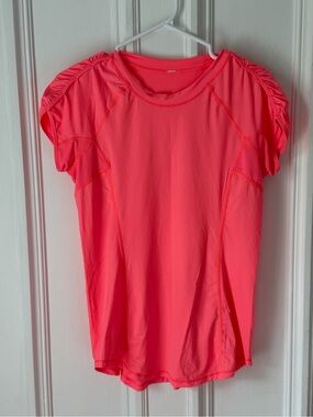 Lululemon Run:Sun Sprinter Neon Short Sleeve Flashlight Size 6
